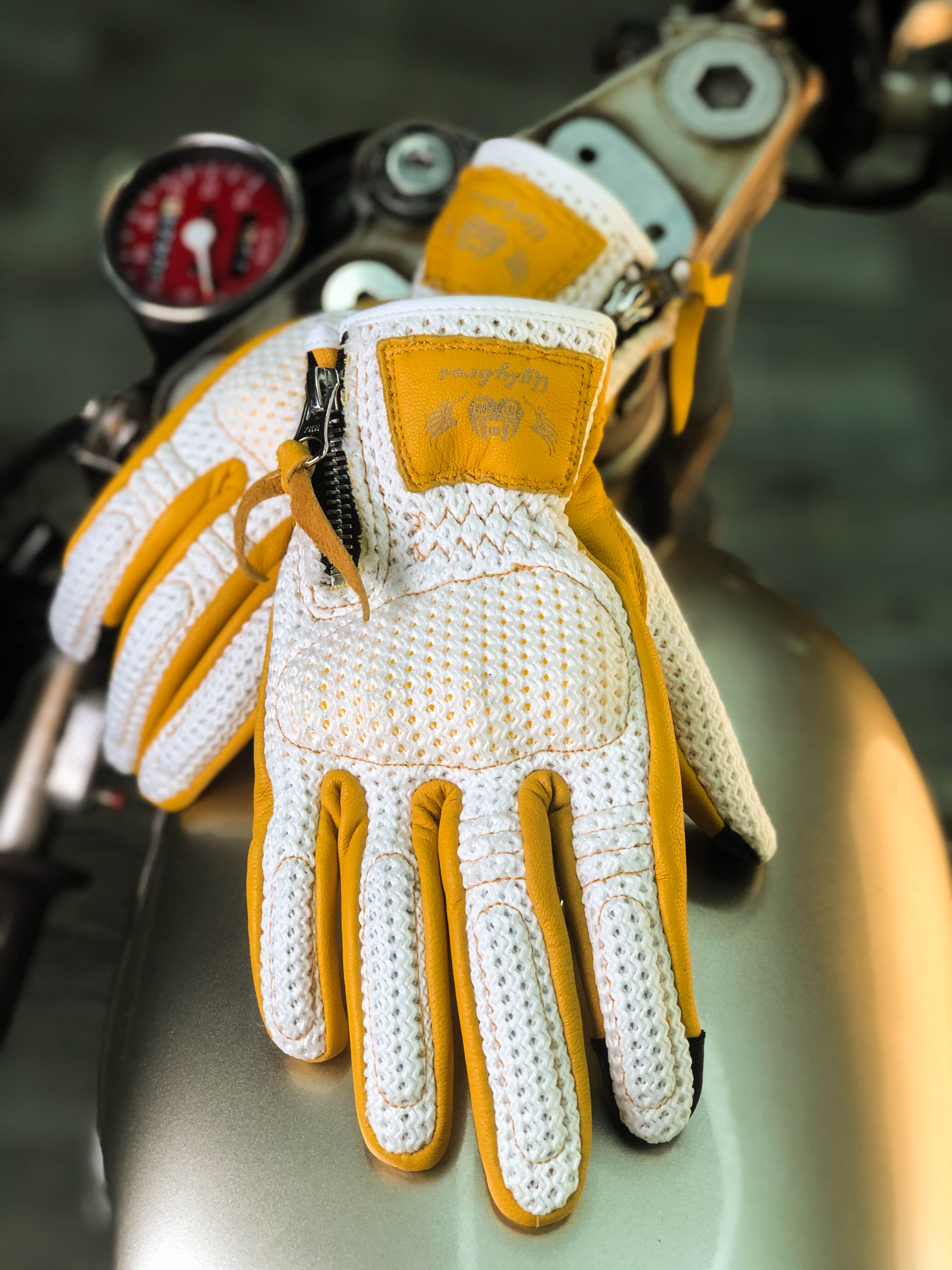 BikerStore Retro Summer Motorcycle Gloves Sheepskin and Mesh Built